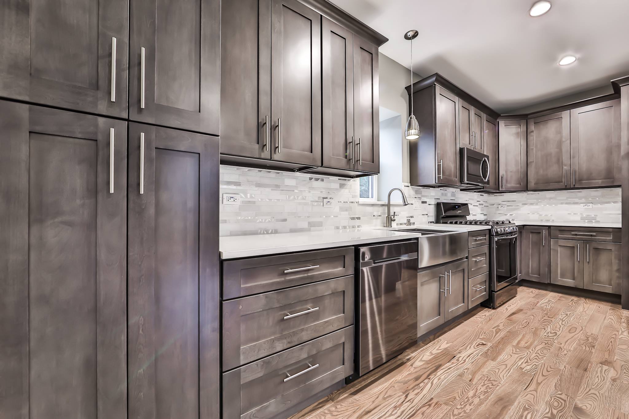 Dark Grey shaker kitchen cabinets from CCC Cabinets, wholesale supplier in Chicago