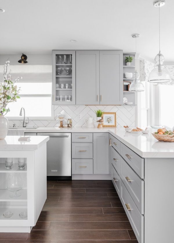 Light Grey kitchen cabinets - real kitchen photo - CCC Cabinets wholesale, Des Plaines IL