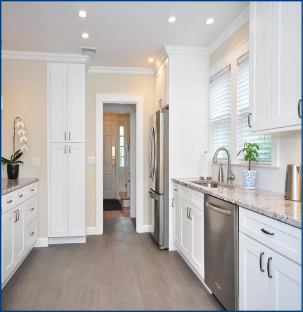 Millennium Off White kitchen cabinets - real kitchen photo - in-stock style at CCC Cabinets warehouse, Des Plaines IL
