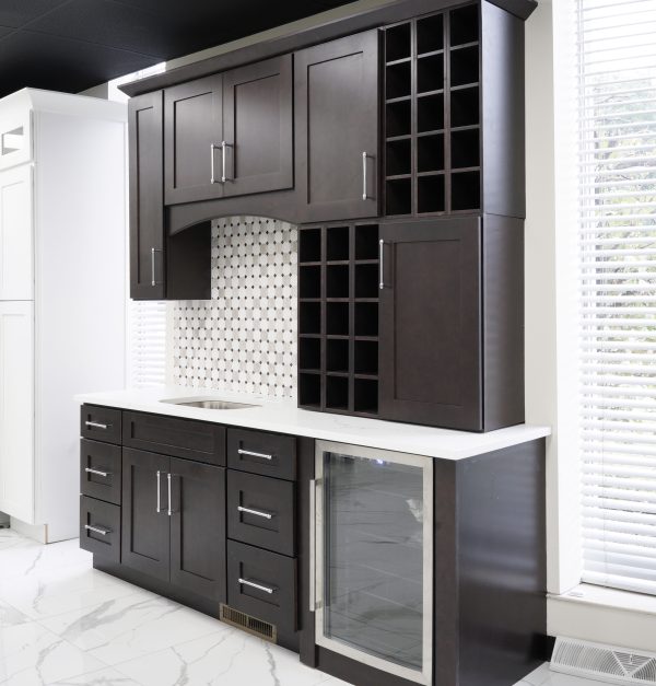 Espresso Shaker kitchen cabinets - real kitchen photo - CCC Cabinets wholesale, Des Plaines IL