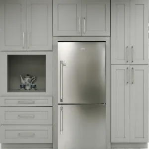 Light Grey shaker kitchen cabinets from CCC Cabinets, wholesale supplier in Chicago