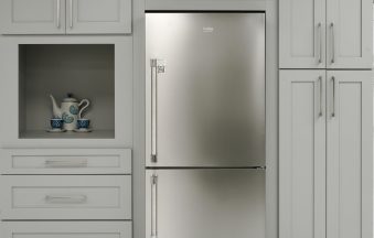 Light Grey shaker kitchen cabinets from CCC Cabinets, wholesale supplier in Chicago